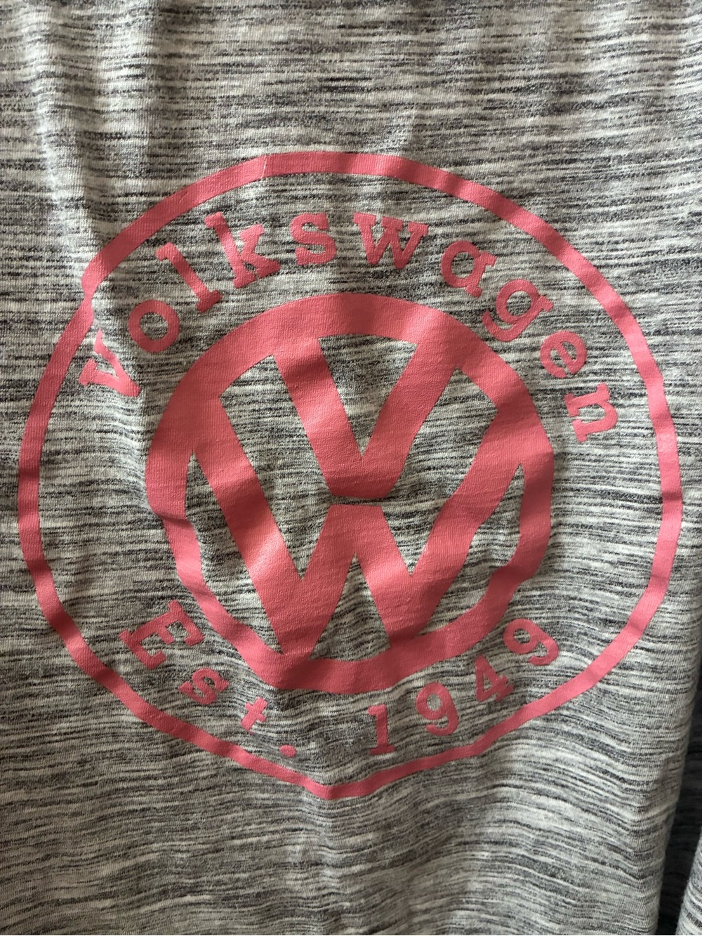 Women’s XL Volkswagen Raglan Top with Pink Logo - Picture 2 of 6